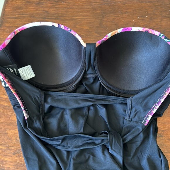 Coco Reef Tankini top with underwire and molded D-cups in 2 sizes available NWT - Picture 7 of 9